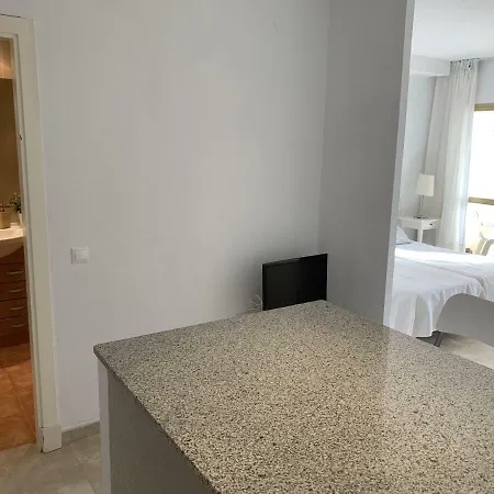 Apartment Estudio Primera Linea 50 Mtrs Playa. Fibra 600mb Marbella